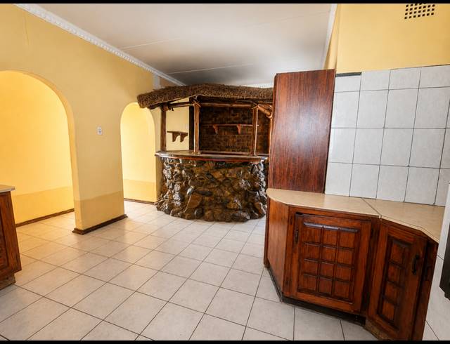 5 BEDROOM HOUSE FOR SALE IN BONANNE